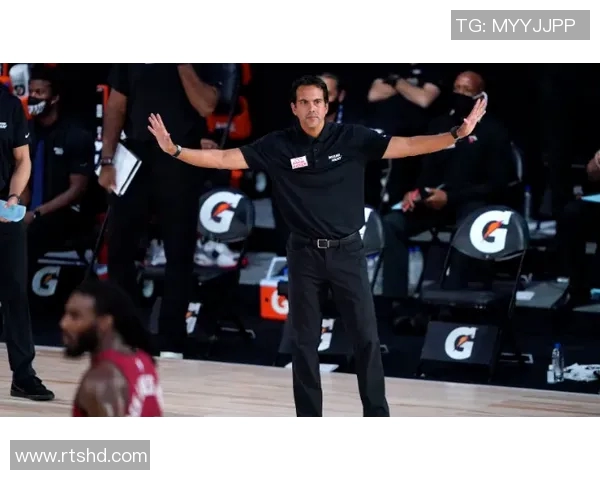 成都篮球队包夹战术解析:深度剖析其在比赛中的应用与效果